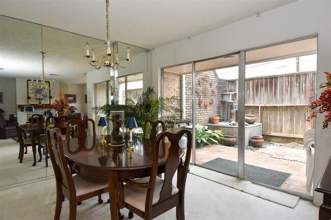 Foto del edificio - 20 Townhouse Ct