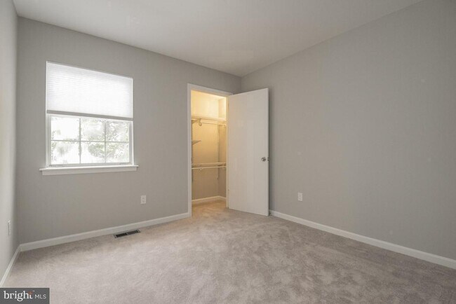 Foto del edificio - 7600 Lee Landing Dr