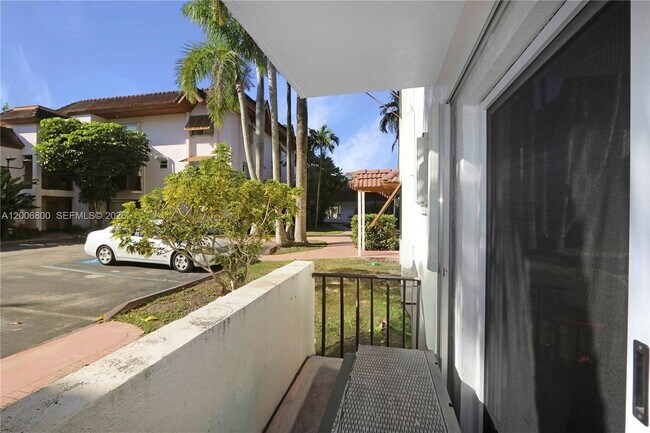 Foto del edificio - 9394 SW 77th Ave