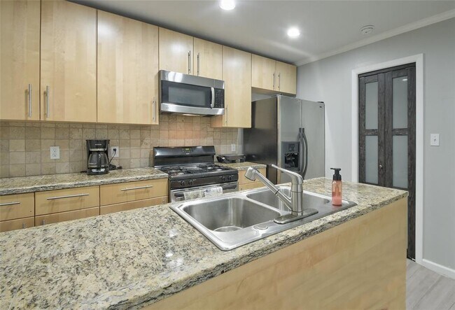 Foto del edificio - 2101 Polaris Ave
