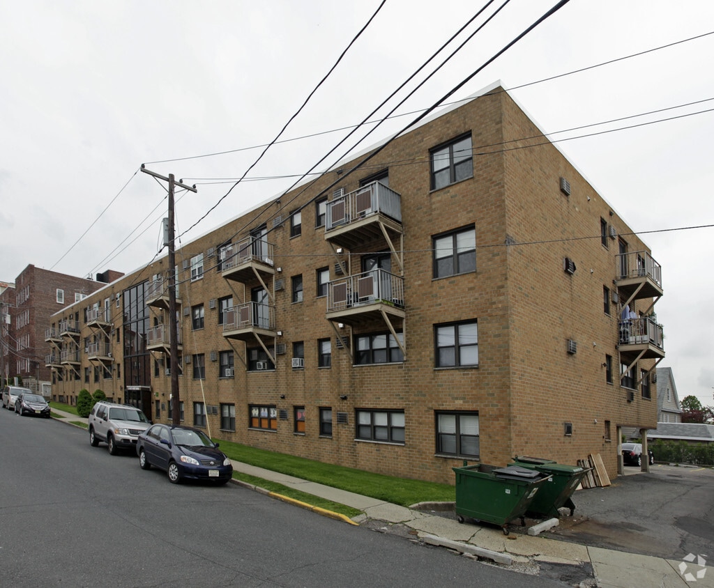 Building Photo - 50 W Harriet Ave Apartments/ J & M Builders