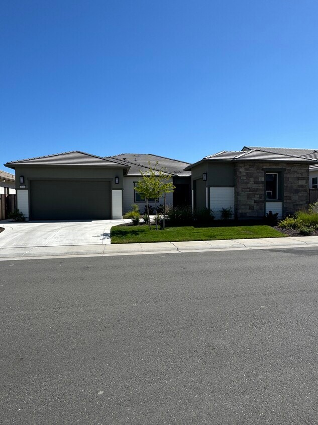 Home - 4641 Blushing Lily Way
