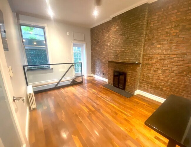 Foto del edificio - 562 Hudson St