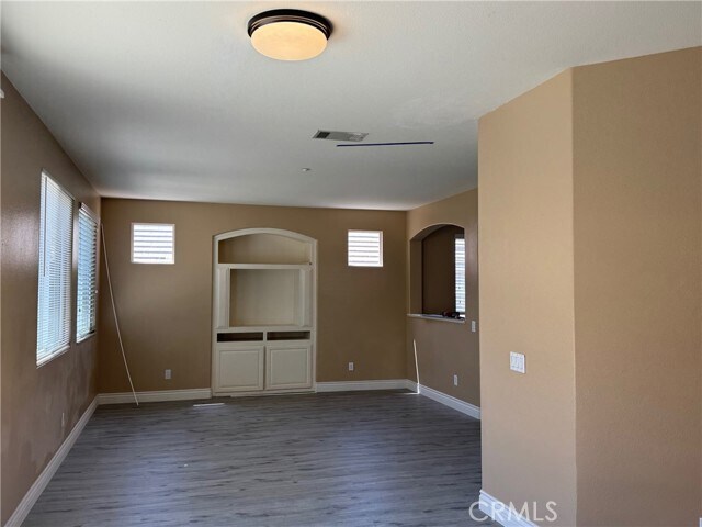 Building Photo - 6927 Tailwind Ln