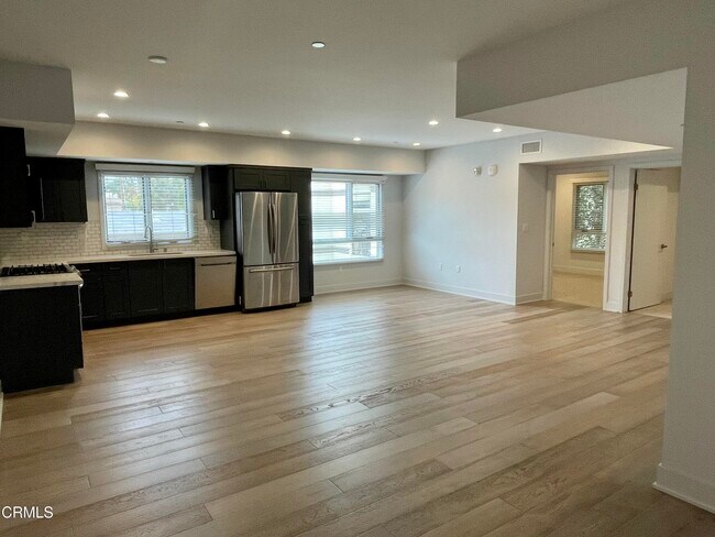 Building Photo - 137 S Wilson Ave