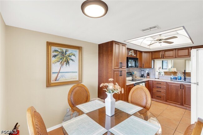 Foto del edificio - 12150 Kelly Sands Way