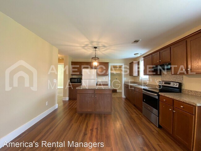 Building Photo - 4 br, 2 bath House - 4145 Fitzpatrick Boul...