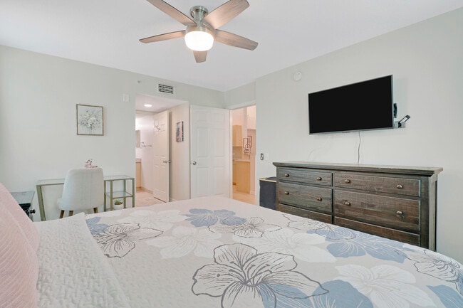 Building Photo - 1317 Villa Cir