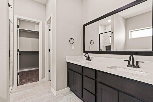 Foto del edificio - 13591 Hazlewood St