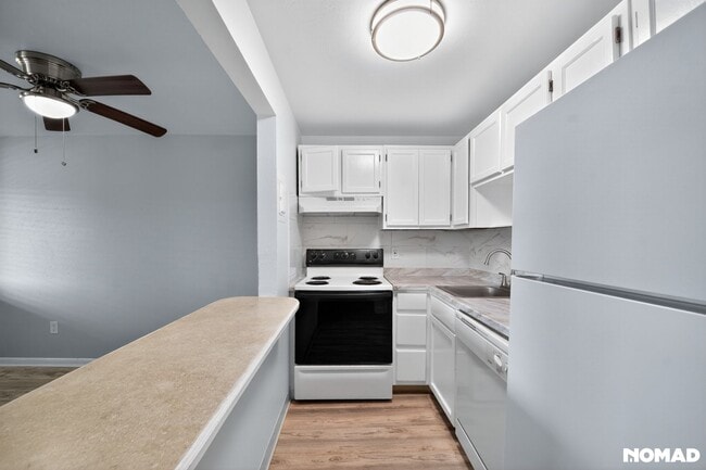 Foto del edificio - 1865 Fenton St