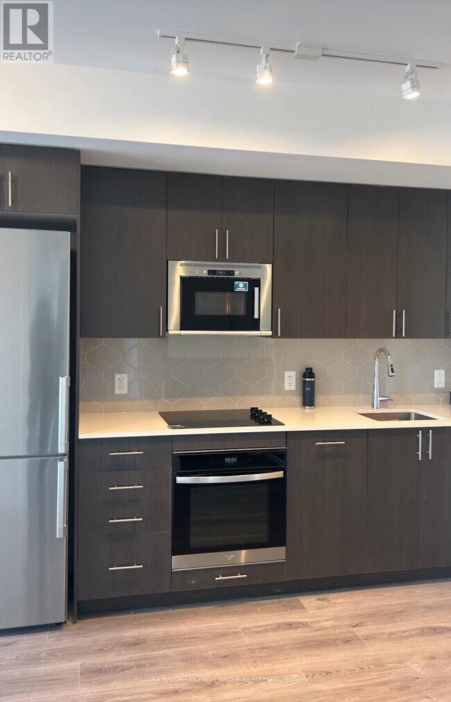 Photo du bâtiment - 2545 Simcoe St N