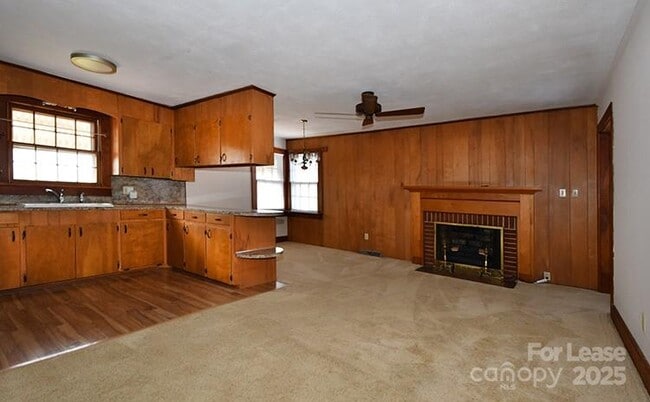 Foto del edificio - 1850 Landis Hwy