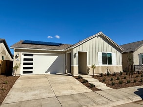 Building Photo - 1641 Bloom Ave