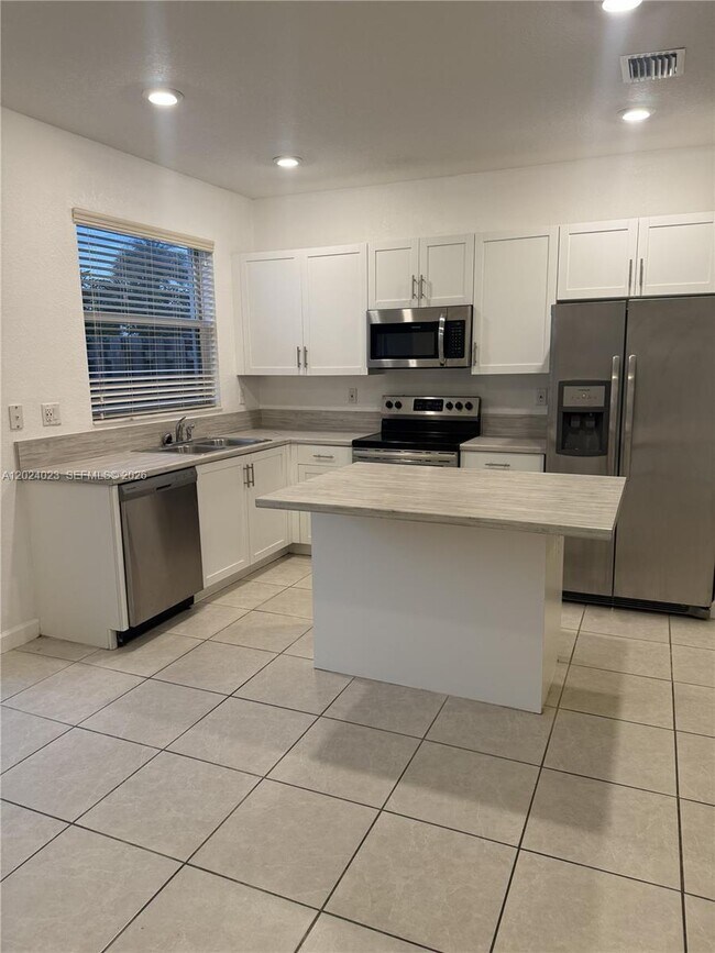 Foto del edificio - 2731 SE 15th St