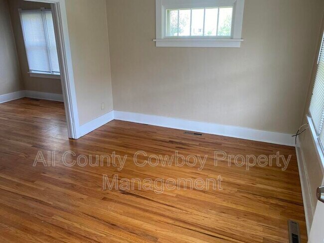 Foto del edificio - 220 E 29th St
