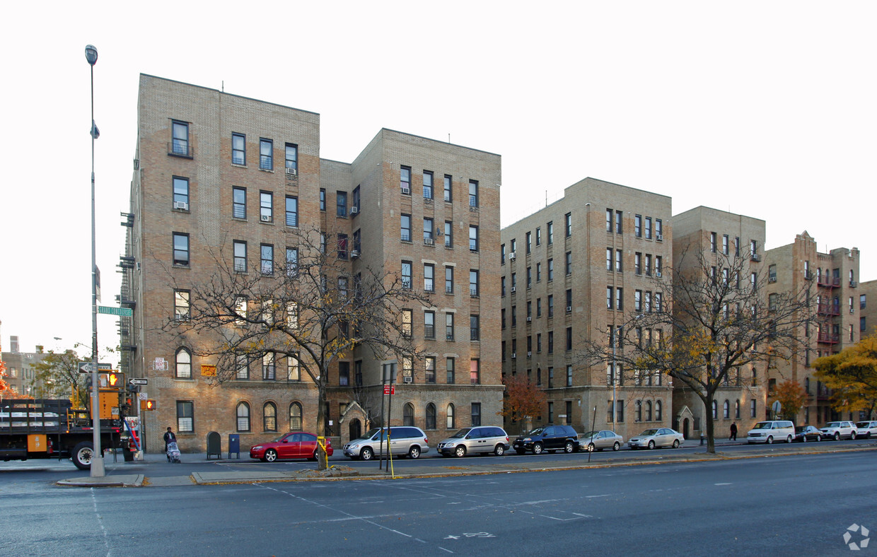 Building Photo - 2720 Grand Concourse