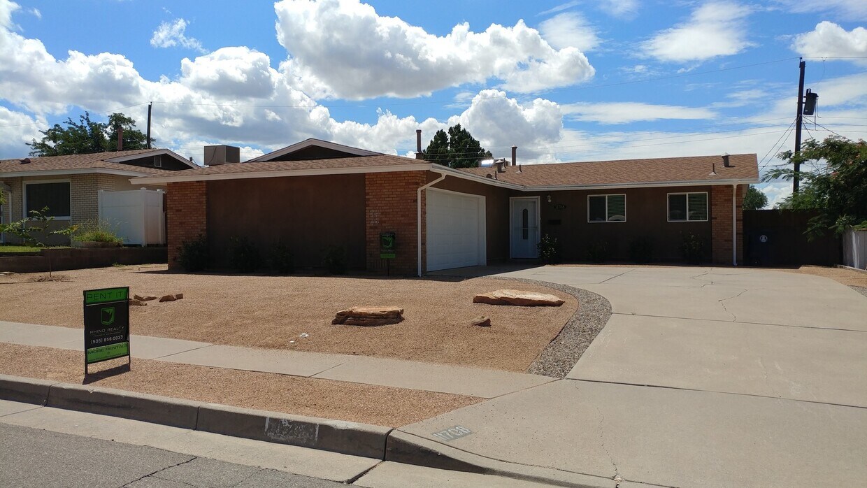 Primary Photo - Beautiful 3 Bedroom, 2 Bath Home In The NE...