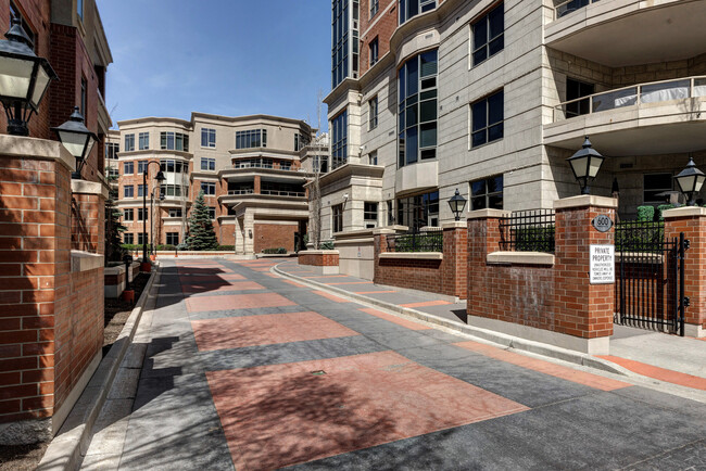 Building Photo - 502-600 Princeton Way SW