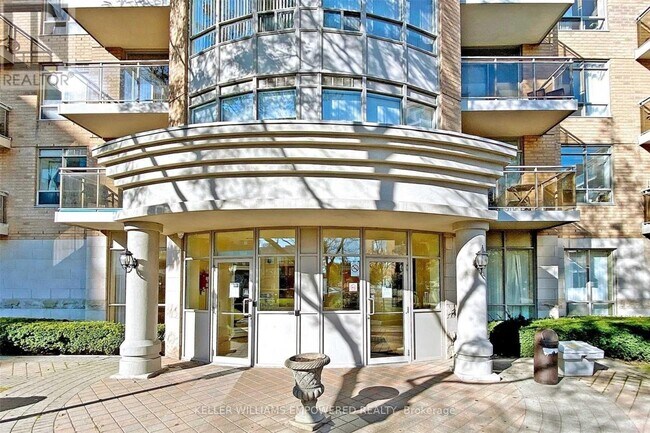 Photo du bâtiment - 650 Lawrence Ave W