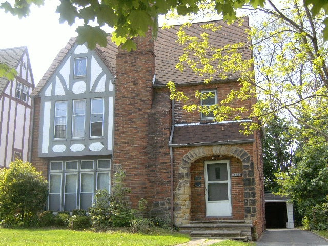 Photo - 18320 Newell Rd (Shaker Heights, OH)