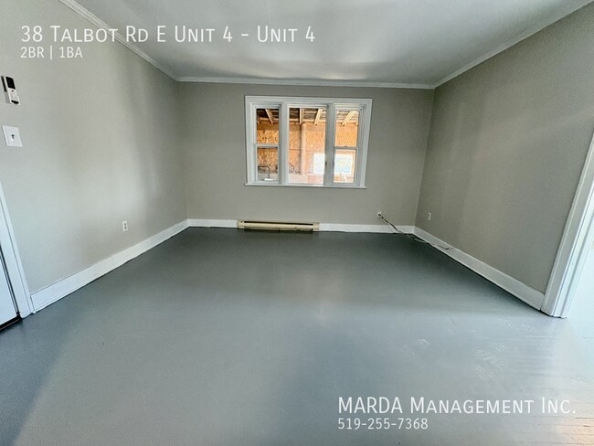 Photo du bâtiment - SPACIOUS 2-BEDROOM/1BATH IN DOWNTOWN WHEAT...