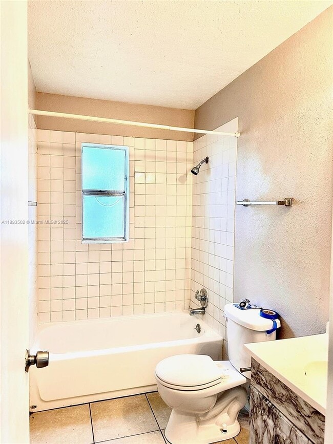 Foto del edificio - 1724 W Chestnut St