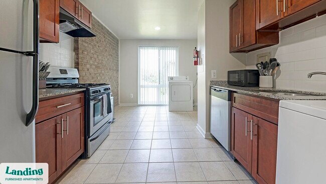 Foto del edificio - 6220 Springhill Dr