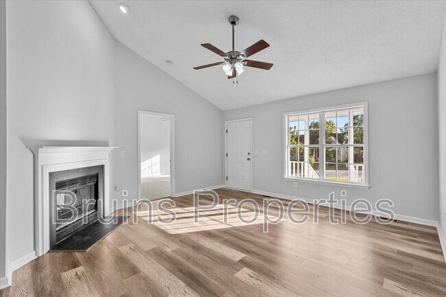 Building Photo - 3011 Butterwood Dr