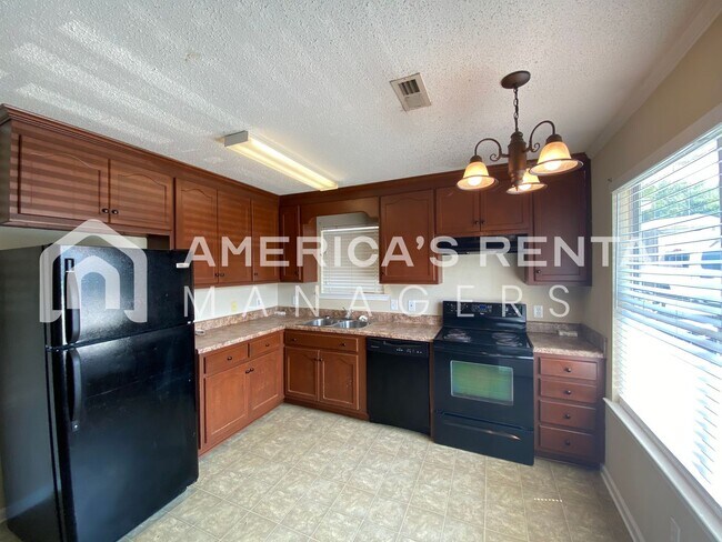 Foto del edificio - 65a Jackson Ln