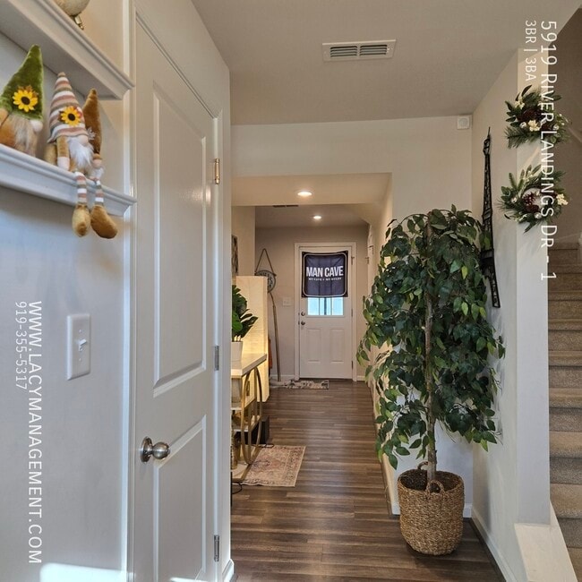 Building Photo - 5919 River Landings Dr