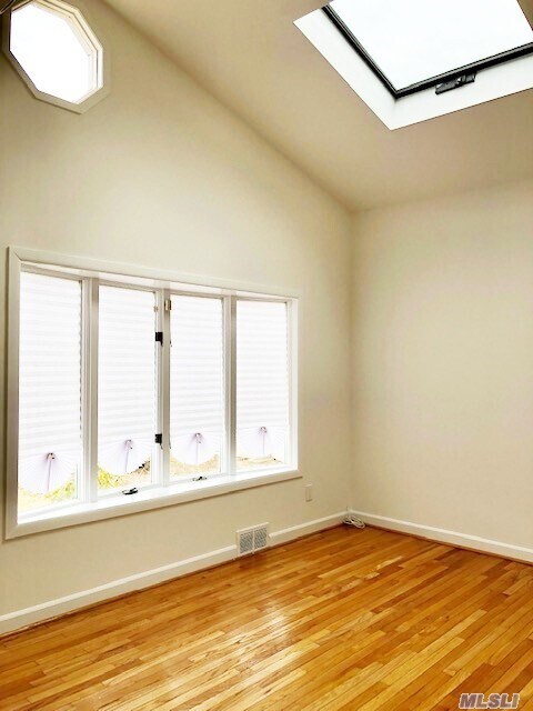 Building Photo - 611 Connetquot Ave