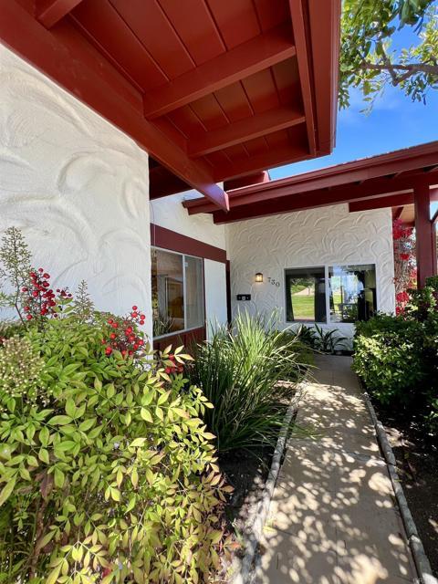 Building Photo - 730 W Solana Cir