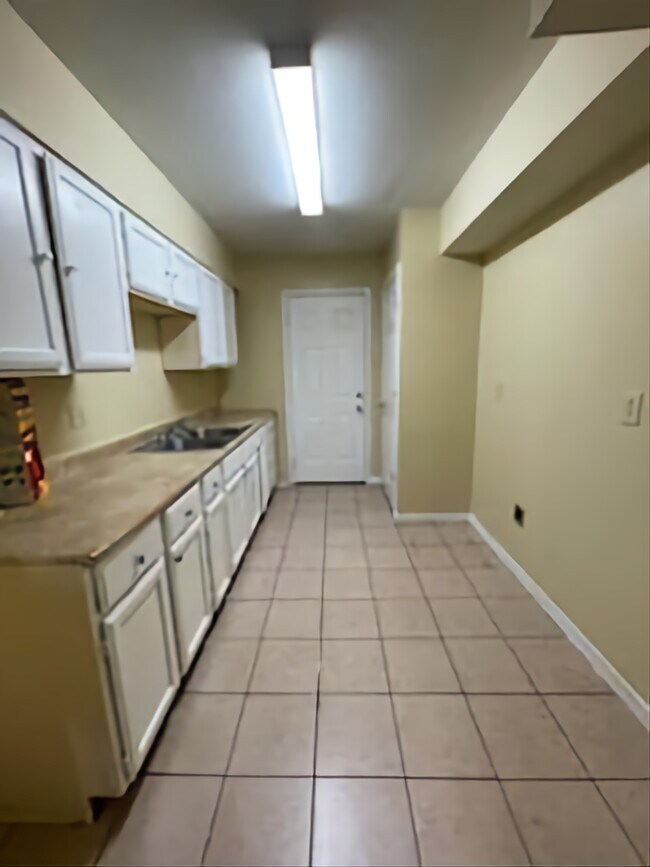 Kitchen - 7619 Alabama St
