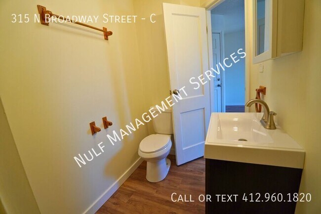 Foto del edificio - 315 N Broadway St