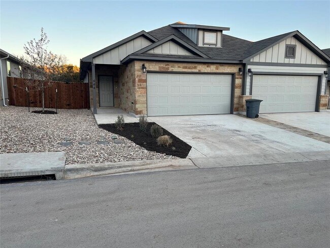 Building Photo - 444 Parkline Dr