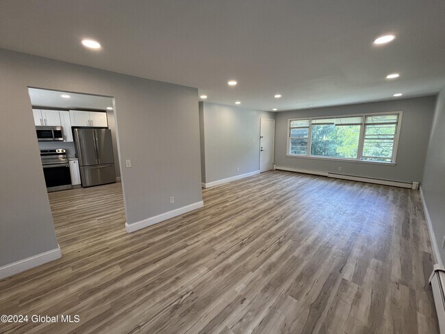 Building Photo - 86 Hackett Blvd