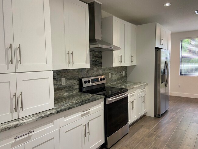 Building Photo - 353 Bella Sol Way