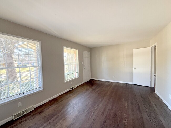 Building Photo - 1729 Laverne Dr NW