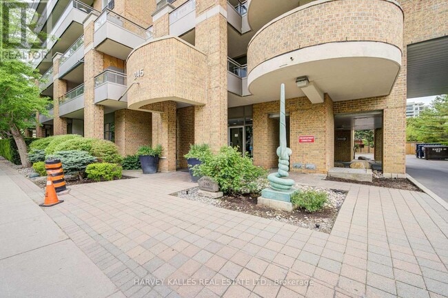 Building Photo - 245-LP245 Davisville Ave
