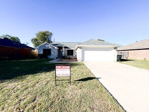 Building Photo - 4505 Bluestem Ln