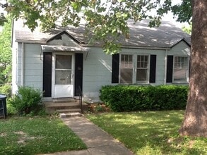 Building Photo - 710 MO-72