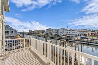 Building Photo - 2 Bedle Pl