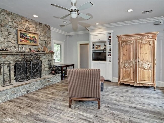 Building Photo - 5 br, 4.5 bath House - 3978 Valle del Sol