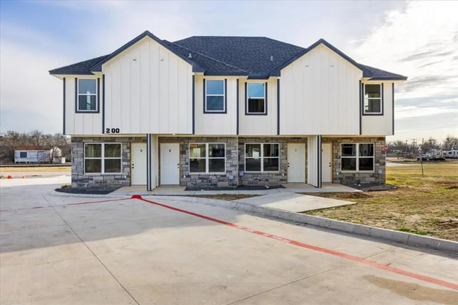 Building Photo - 645 N McCart St