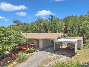 Building Photo - 515 Los Escondidos Rd