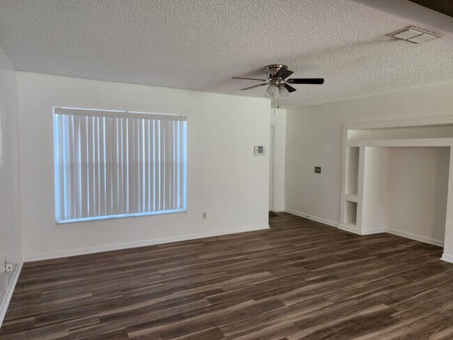 Foto del edificio - 14532 Knoll Ridge Dr