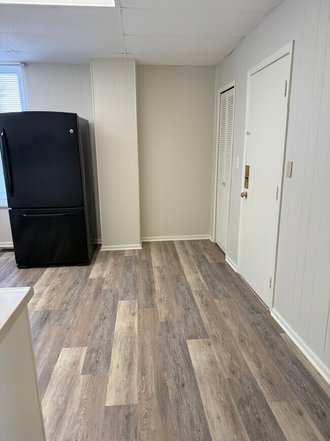 Foto del edificio - 813 W Saint James St