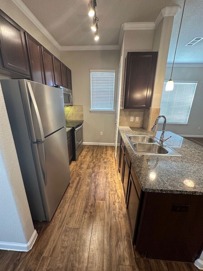 Foto del edificio - 27040 U.S. 380 Apt #106, Aubrey, TX 76227 - 1 BR 1 BA Condo