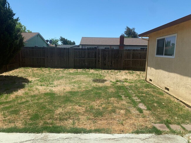 Building Photo - Rent Reduced-Won’t Last Long!!!