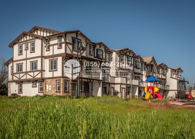 Building Photo - 15675 Milan Ln